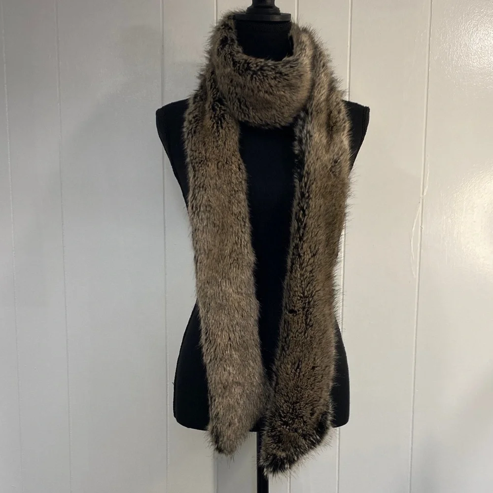 Banana Republic Faux Fur Scarf | Satin Lined | Neutral Winter Luxury